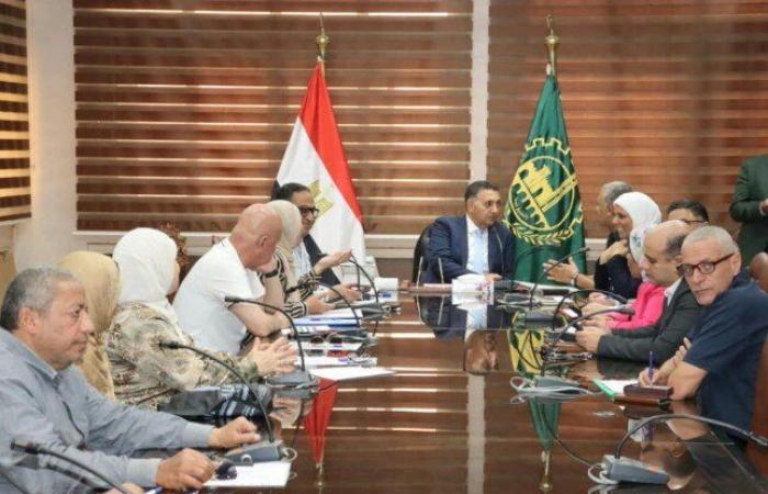 بالبلدي: محافظ
      القليوبية
      يعقد
      اللقاء
      الجماهيري
      الـ91
      لبحث
      مطالب
      وشكاوى
      مواطني
      بنها
      وكفر
      شكر
      وطوخ
      وقها