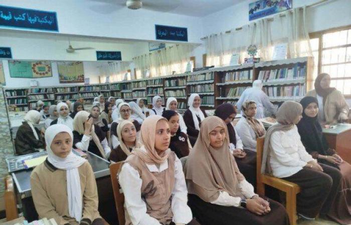 بالبلدي : «المشروعات
      القومية..
      رؤية
      وطنية
      نحو
      مستقبل
      أفضل»
      في
      ندوة
      توعوية
      بمدرسة
      ناصر
      الزراعية
      بطنطا