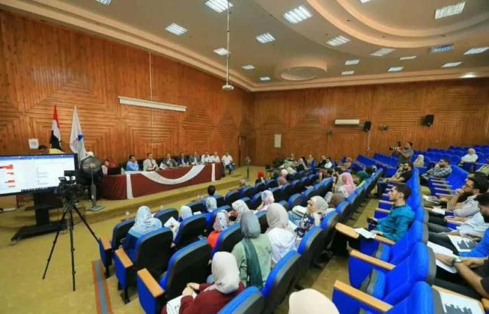 رئيس
      جامعة
      كفر
      الشيخ
      يشهد
      جلسة
      اختيار
      الأطباء
      المقيمين
      والمعيدين
      بكلية
      الطب:
      نستهدف
      مواصلة
      مسيرة
      التطوير