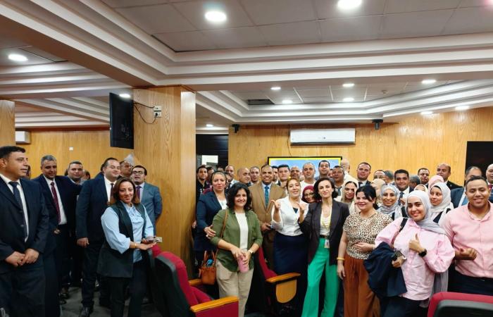بالبلدي: 440
      متدربًا
      في
      برنامج
      تدريبي
      موسع
      للعاملين
      بشركة
      ميناء
      القاهرة
      الجوي
      بالتعاون
      مع
      «PPG»