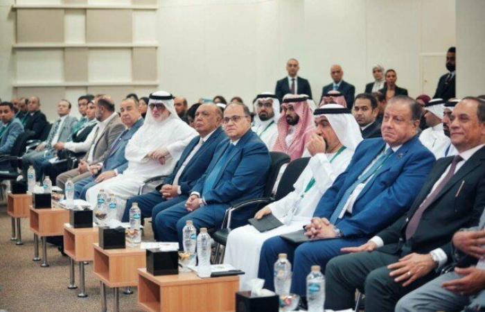 بالبلدي : رئيس
      هيئة
      الدواء
      المصرية
      يشارك
      في
      افتتاح
      المؤتمر
      العربي
      الخامس
      للملكية
      الفكرية
