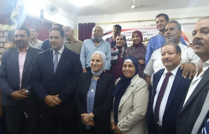 بالبلدي : «حلول
      لمشكلات
      المدارس»..
      تعليم
      القاهرة
      تناقش
      توزيع
      الطلاب
      وتحويل
      الفترة
      المسائية
      لصباحية