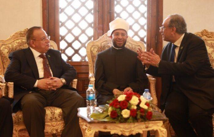 بالبلدي: الملتقى
      الفكري
      الثقافي
      الأول|
      نقيب
      الأشراف:
      الرئيس
      السيسي
      أنار
      مصر
      بالأمن..
      ووزير
      الأوقاف
      يثمن
      الفعالية