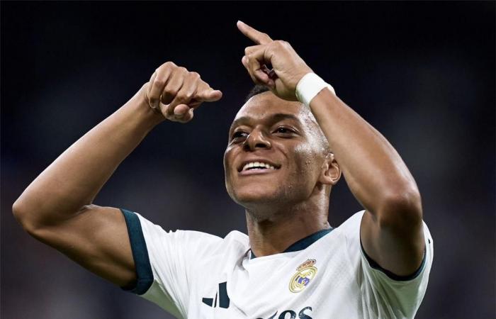بالبلدي : مبابي:
      رونالدو
      استثناء..
      ولاعب
      ريال
      مدريد
      لا
      يستحق
      هذه
      الانتقادات