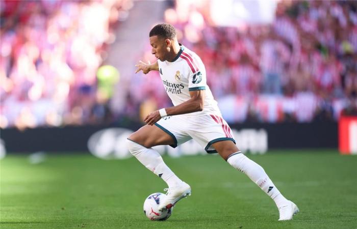 بالبلدي : لاعب
      فرنسا
      السابق
      يفتح
      النار
      على
      مبابي:
      فوزه
      بالكرة
      الذهبية
      سيكون
      مهزلة