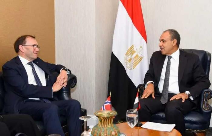 وزير
      الخارجية
      يجتمع
      بوزير
      خارجية
      النرويج
      في
      نيويورك
      لمناقشة
      العلاقات
      الثنائية
      وعدد
      من
      القضايا
      الدولية
      والإقليمية