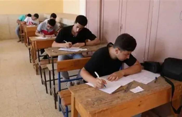 مواعيد
      امتحانات
      نصف
      العام
      2026-2027
      وانتهاء
      الدراسة
      بالترم
      الأول
