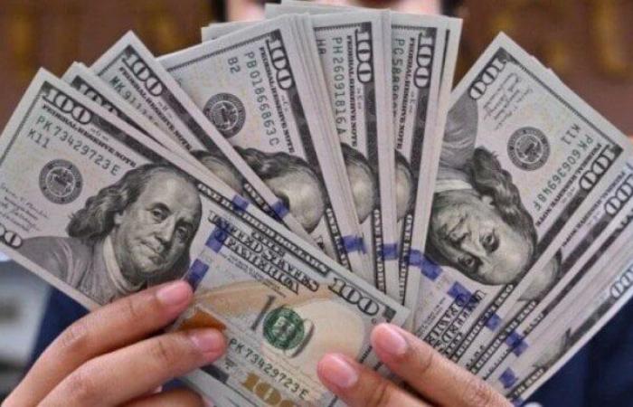 بالبلدي: سعر
      الدولار
      في
      البنوك
      ومكاتب
      الصرافة
      اليوم
      الخميس
      24
      سبتمبر
      2026
