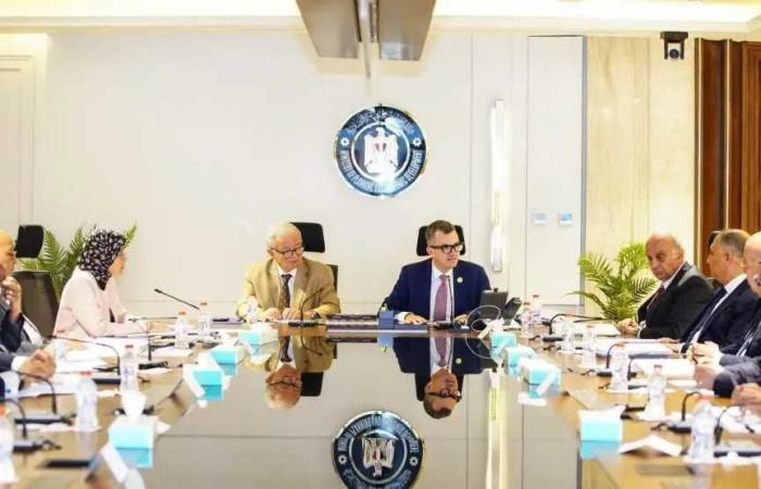 وزير
      التخطيط
      يُعلن
      إنهاء
      90%
      من
      التشابكات
      المالية
      التاريخية
      بقيمة
      298.8
      مليار
      جنيه