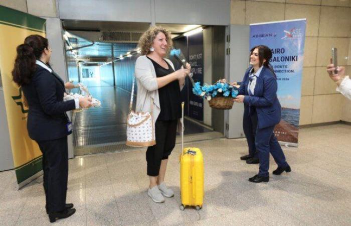 بالبلدي : مطار
      القاهرة
      يستقبل
      أولى
      رحلات
      شركة
      Aegean
      Airlines
      القادمة
      من
      سالونيكي