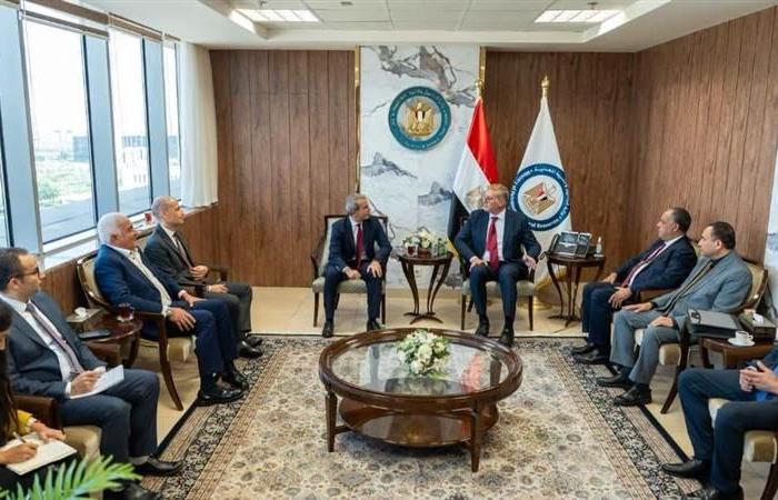 بالبلدي : إيني
      تتحرك
      لتعزيز
      إنتاج
      مصر
      من
      الغاز..
      تسريع
      «دينيس»
      وتشغيل
      «مليحة»
      وربط
      «كرونوس»
      القبرصي
      بالبنية
      التحتية
      المصرية