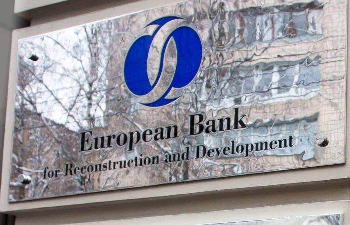 بالبلدي : «البنك
      الأوروبي
      لإعادة
      الإعمار»
      يتوقع
      نمو
      الاقتصاد
      المصري
      4.6%..
      و5%
      في
      2027
      رغم
      ضغوط
      الطاقة
      والدين
      والتوترات
      الإقليمية