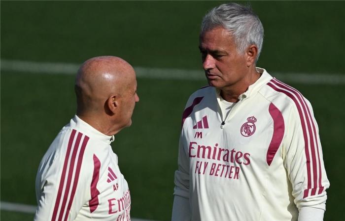 بالبلدي : خطة
      غير
      مسبوقة
      من
      مورينيو
      في
      ريال
      مدريد
      بعد
      خسارة
      الديربي