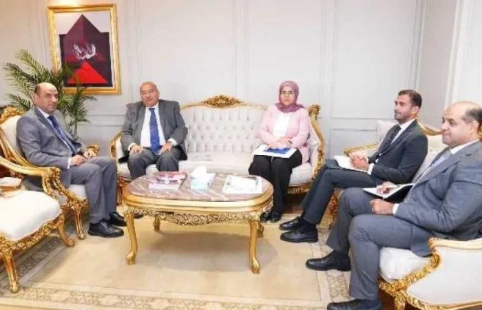 وزير
      العمل
      يبحث
      مع
      رئيس
      «الوطنية
      لمكافحة
      الهجرة»
      توفير
      فرص
      عمل
      آمنة
      للشباب