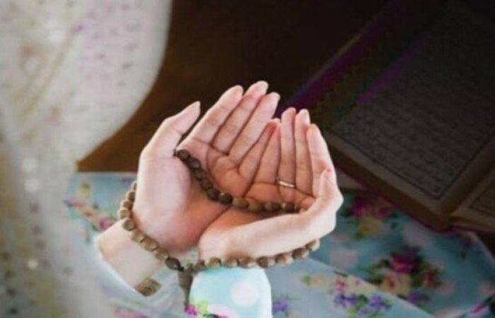 بالبلدي: دعاء
      صباح
      الجمعة..
      أدعية
      مستجابة
      للرزق
      والراحة
      وطمأنينة
      القلب