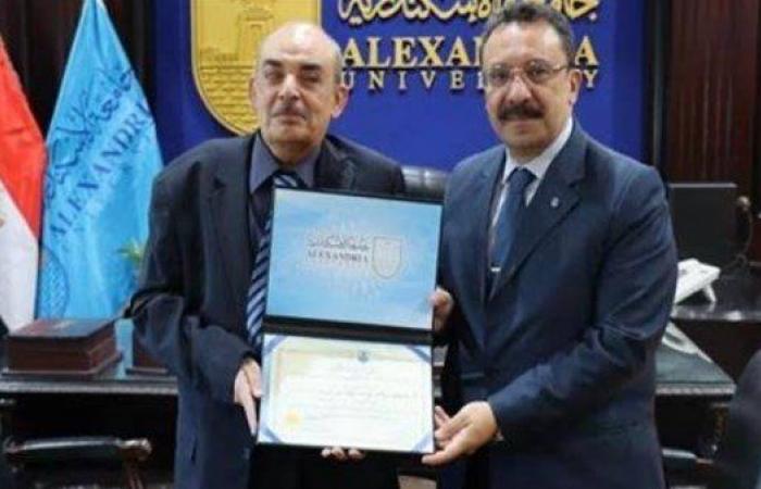 بالبلدي: هاني
      غيوبة..
      كفيف
      يحصل
      على
      ماجستير
      الذكاء
      الاصطناعي
      ويبتكر
      وسيلة
      للتواصل
      مع
      الصم
