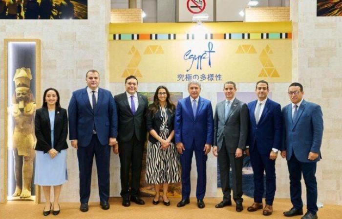 بالبلدي : وزير
      السياحة
      يفتتح
      الجناح
      المصري
      بمعرض
      اليابان
      الدولي
      للسياحة