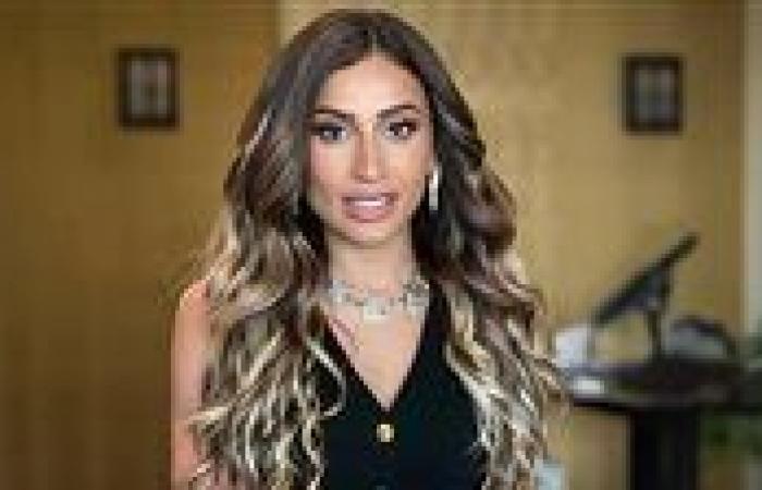 بالبلدي: دينا
      الشربيني
      مفاجأة
      «الفيل
      الأزرق
      3»..
      وهذا
      دورها