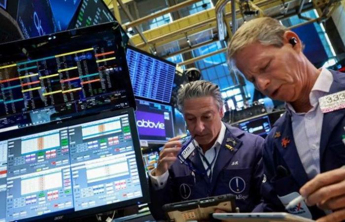 بالبلدي: الاقتصاد
      في
      أسبوع:
      تثبيت
      الفائدة..
      تشابكات
      بنك
      الاستثمار..
      حضر
      أراضي
      النيل..
      ارتفاع
      تحويلات
      المغتربين