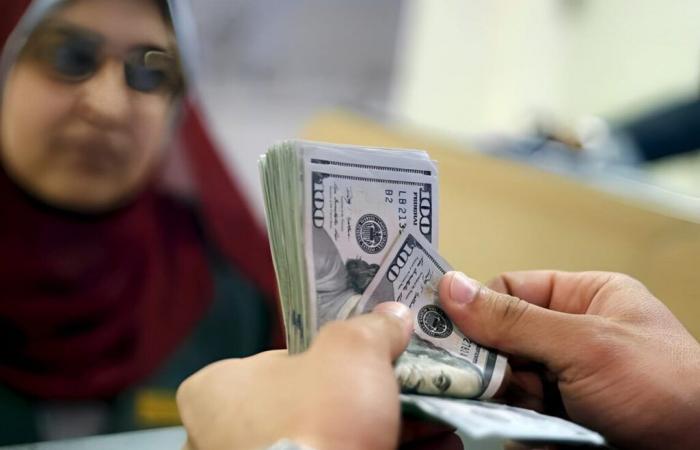 بالبلدي: الاقتصاد
      في
      أسبوع:
      تثبيت
      الفائدة..
      تشابكات
      بنك
      الاستثمار..
      حضر
      أراضي
      النيل..
      ارتفاع
      تحويلات
      المغتربين