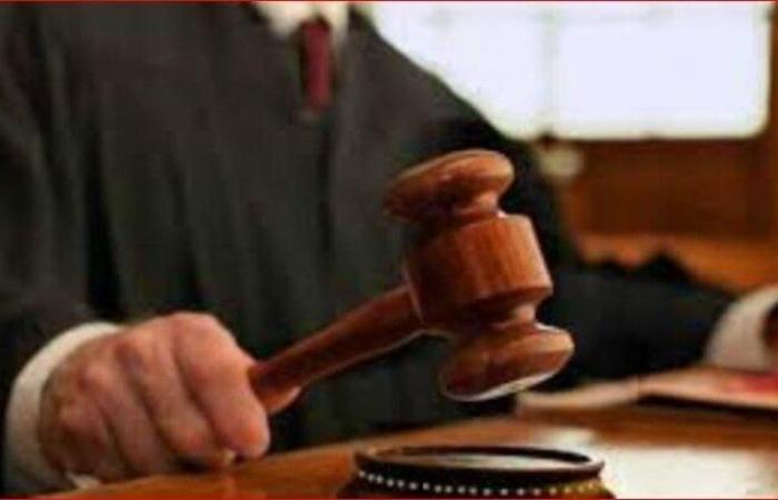 بالبلدي: اليوم..
      محاكمة
      عائشة
      الشاطر
      و26
      آخرين
      بتهمة
      التخطيط
      لعمليات
      عدائية