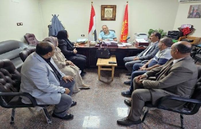 بالبلدي: مدير
      تعليم
      بورسعيد
      يجتمع
      بمديري
      الإدارات
      التعليمية
      ويُشدد
      على
      المتابعة
      الدورية
      للمدارس
