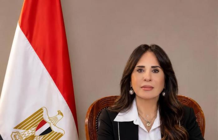 بالبلدي : «الإسكان»
      تتابع
      تنفيذ
      576
      وحدة
      بـ«سكن
      لكل
      المصريين»
      في
      الفيوم
      الجديدة..
      ودفع
      أعمال
      الطريق
      والاتصالات
      والخدمات
