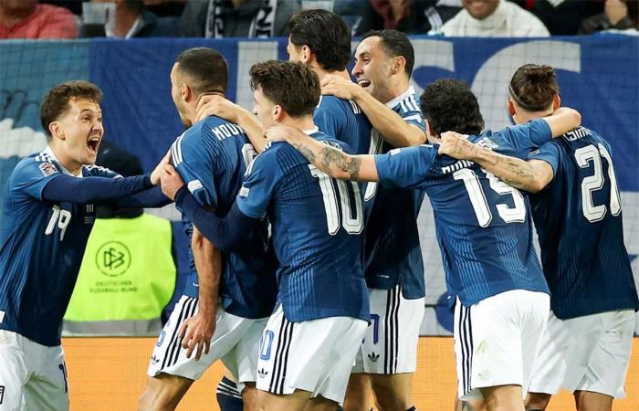 بالبلدي : فيديو
      |
      ألمانيا
      كلوب
      تتلقى
      خسارة
      صادمة
      أمام
      اليونان
      في
      دوري
      الأمم
      الأوروبية