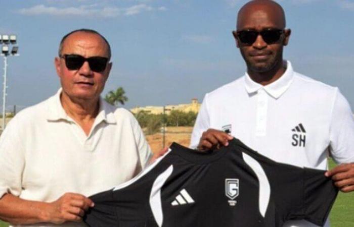 بالبلدي : طارق
      يحيى
      مديرًا
      فنيًا
      لنادي
      جي..
      وشيكابالا
      يرحب
      بأسطورة
      الزمالك