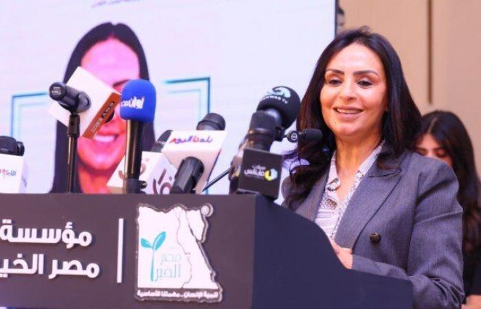 بالبلدي: وزير
      التضامن
      تشهد
      حفل
      ختام
      الدورة
      السابعة
      لجائزة
      مصر
      الخير