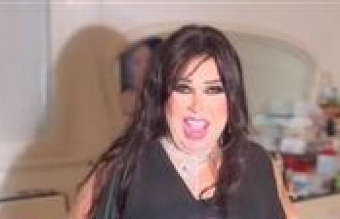 بالبلدي: فيفي
      عبده
      تعود
      للرقص
      بعد
      فك
      الجبس
      عن
      قدمها
      (فيديو)