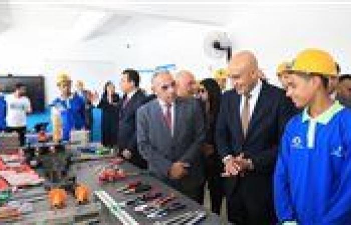 بالبلدي : وزير
      التعليم
      ومحافظ
      الإسماعيلية
      يفتتحان
      مدرسة
      المهندس
      عبد
      الحميد
      أبو
      بكر
      الثانوية
      للتكنولوجيا
      التطبيقية
