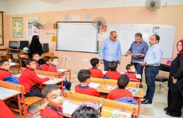 بالبلدي: مدير
      تعليم
      بورسعيد
      يتفقد
      انتظام
      الدراسة
      بمدرسة
      الشهيد
      محمد
      جمال
      الدين
      السفطي
      الابتدائية