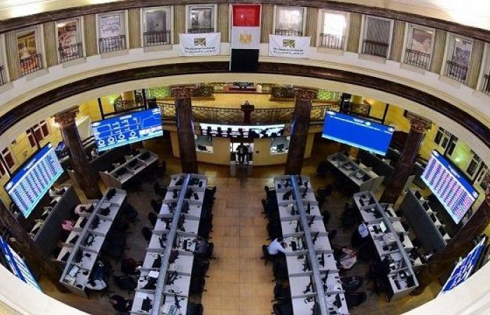 بالبلدي: البورصة
      المصرية
      توقف
      التداول
      على
      21
      سهمًا
      لتجاوزها
      الحدود
      السعرية