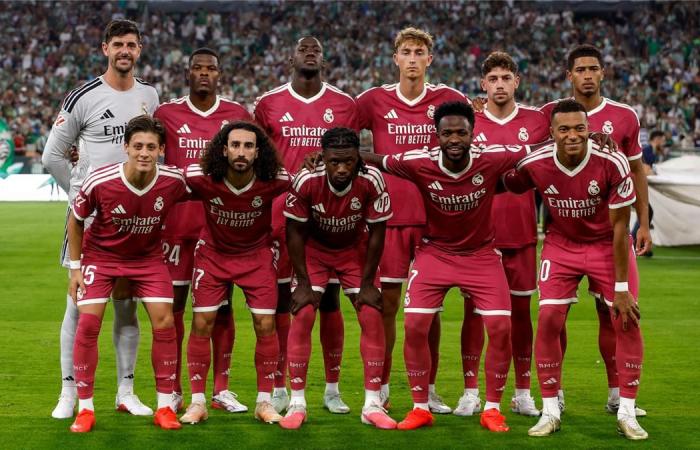 بالبلدي : ريال
      مدريد
      مُهدد
      بخسارة
      نجمه
      في
      يناير