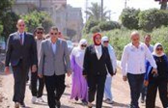 بالبلدي: محافظ
      دمياط
      يتابع
      أعمال
      مبادرة
      «خطوة
      لقرية
      أفضل»
      بقرى
      مركز
      فارسكور