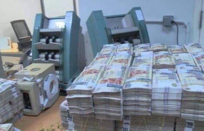 بالبلدي: حصيلة
      نشاط
      الهجرة
      غير
      الشرعية..
      سقوط
      المتهمة
      بغسل
      15
      مليون
      جنيه