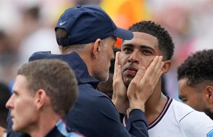 بالبلدي : توخيل
      عن
      مشادة
      بيلينجهام
      مع
      زميله
      في
      ريال
      مدريد:
      لا
      يعترف
      بالصداقة
      والغضب
      يشعل
      حماسه