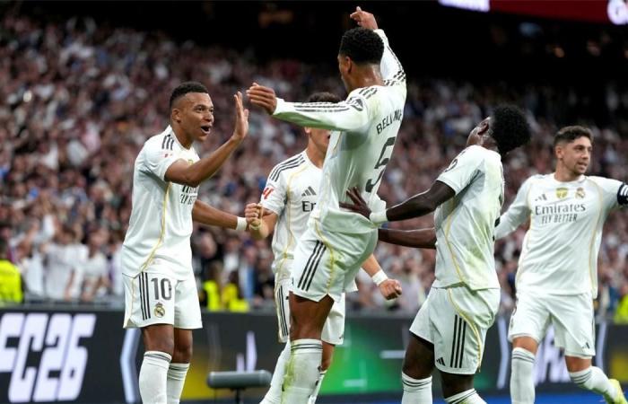 بالبلدي : ريال
      مدريد
      يعود
      إلى
      التدريبات..
      ومفاجأة
      سارة