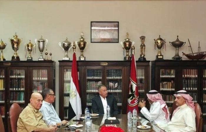 بالبلدي : الخطيب
      يستقبل
      وفد
      الاتحاد
      العربي
      للكرة
      الطائرة
      في
      مقر
      الأهلي
      بالجزيرة