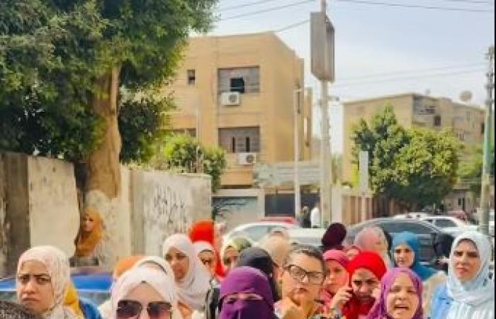 بالبلدي : معلمو
      الحصة
      بالمنيا
      يطالبون
      بالعودة
      للعمل
      بعد
      استبعادهم
      مع
      بداية
      الدراسة