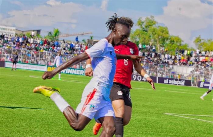 بالبلدي : صدمة
      قبل
      القمة..
      لاعب
      منتخب
      مصر
      يغادر
      مباراة
      جنوب
      السودان
      مصابًا