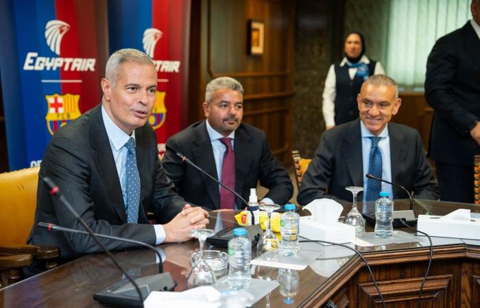 بالبلدي: فريق
      برشلونة
      لكرة
      اليد
      في
      ضيافة
      مصر
      للطيران
      بالقاهرة
