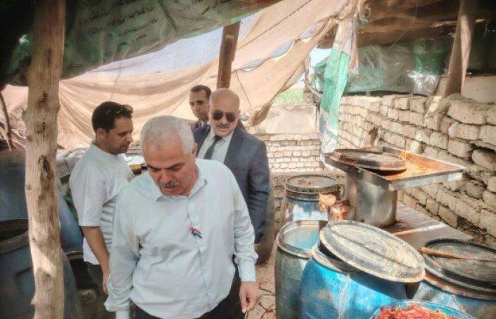 بالبلدي : ضبط
      24
      طن
      مخللات
      بها
      «دود
      وعفن»
      داخل
      مصنع
      بدون
      ترخيص
      بالمنيا