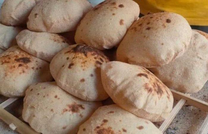 بالبلدي: أسعار
      الخبز
      السياحي
      والفينو..
      التموين
      تحدد
      ضوابط
      الإعلان
      عنها