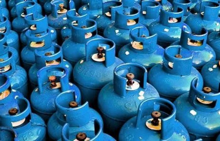 بالبلدي: أسعار
      البنزين
      والسولار
      اليوم..
      «حقيقة
      زيادة
      الوقود
      وسعر
      أنبوبة
      البوتاجاز»