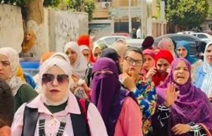 بالبلدي: معلمو
      الحصة
      بالمنيا
      يطالبون
      بالعودة
      للعمل
      وحسم
      موقفهم