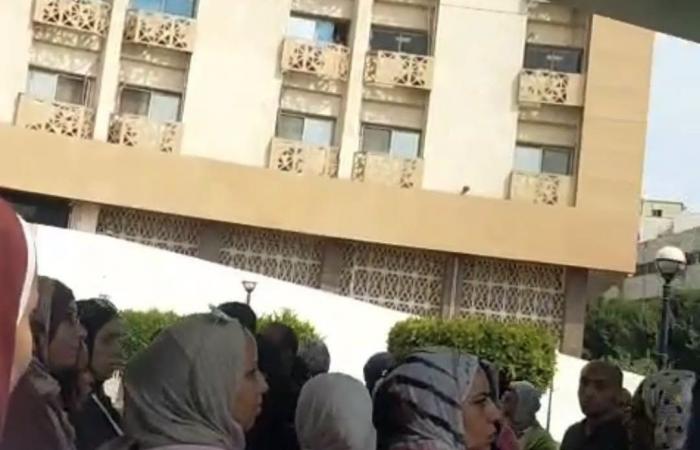 بالبلدي : أزمة
      التسكين
      الجغرافي
      تشعل
      غضب
      أولياء
      أمور
      المدارس
      الرسمية
      لغات
      بالجيزة