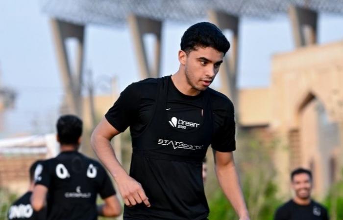 بالبلدي: بالصورة
      الجفالي
      فى
      تدريب
      الزمالك.
      وقيد
      هذا
      الثنائي
      فى
      القائمة
      الأفريقية