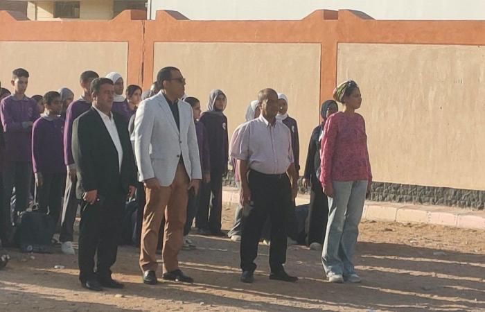 بالبلدي : وكيل
      تعليم
      البحر
      الأحمر
      يتفقد
      مدارس
      الغردقة
      لمتابعة
      الانضباط
      وانتظام
      الدراسة